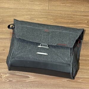 Peak Design Messenger v1